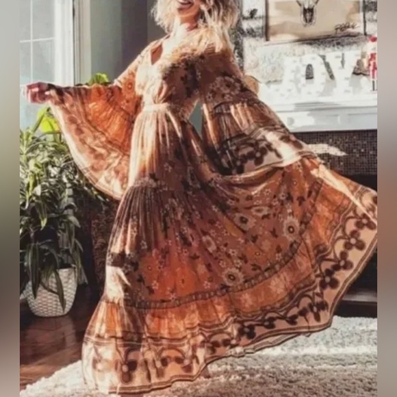 Trade w Casey SPELL BUTTERCUP GOWN, Size XS NWT - Picture 1 of 7